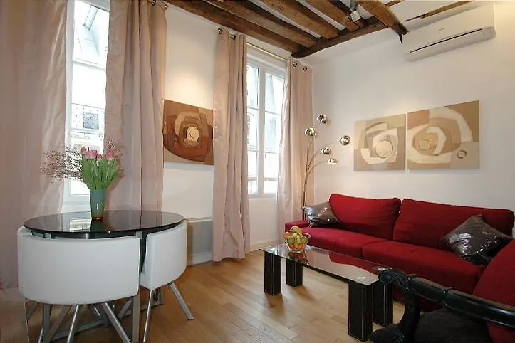Holidaysinparis-bourg Tibourg Ii *